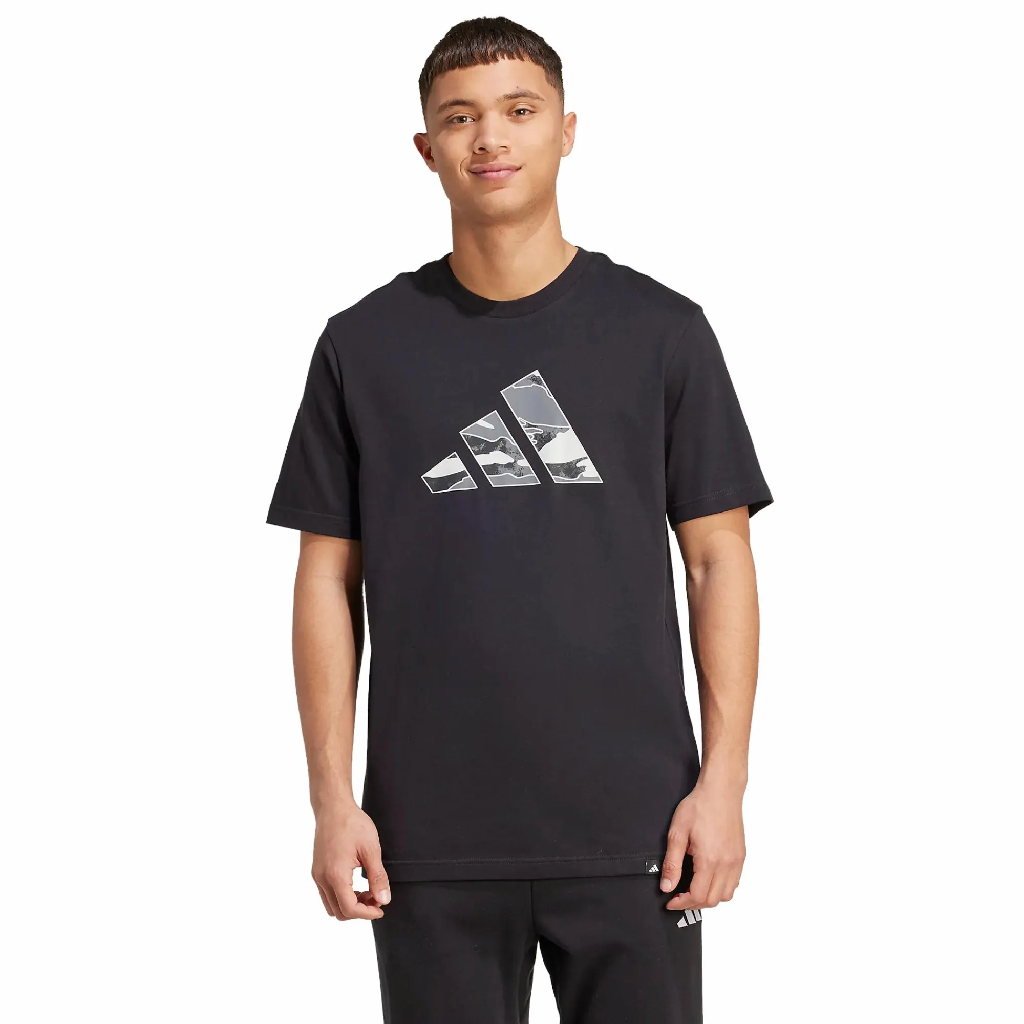 ADIDAS m camo logo tee- T-skjorter Og Singlet·T-skjorter