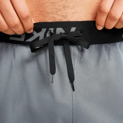 NIKE m shorts totality 7