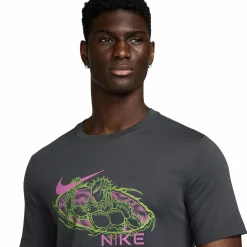 NIKE nk tee wildcard m- T-skjorter Og Singlet·Trenings-T-skjorter|Treningsklær