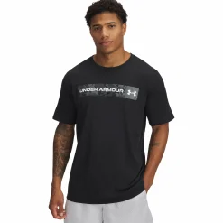 UNDER ARMOUR ua camo chest stripe ss-blk m- T-skjorter Og Singlet·T-skjorter